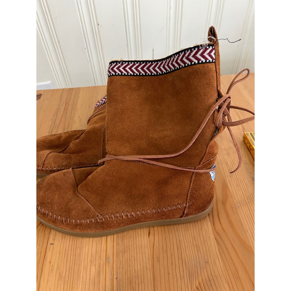 TOMS Womens Nepal Suede Moccasin Boots Brown Tribal Trim Lace Up Back